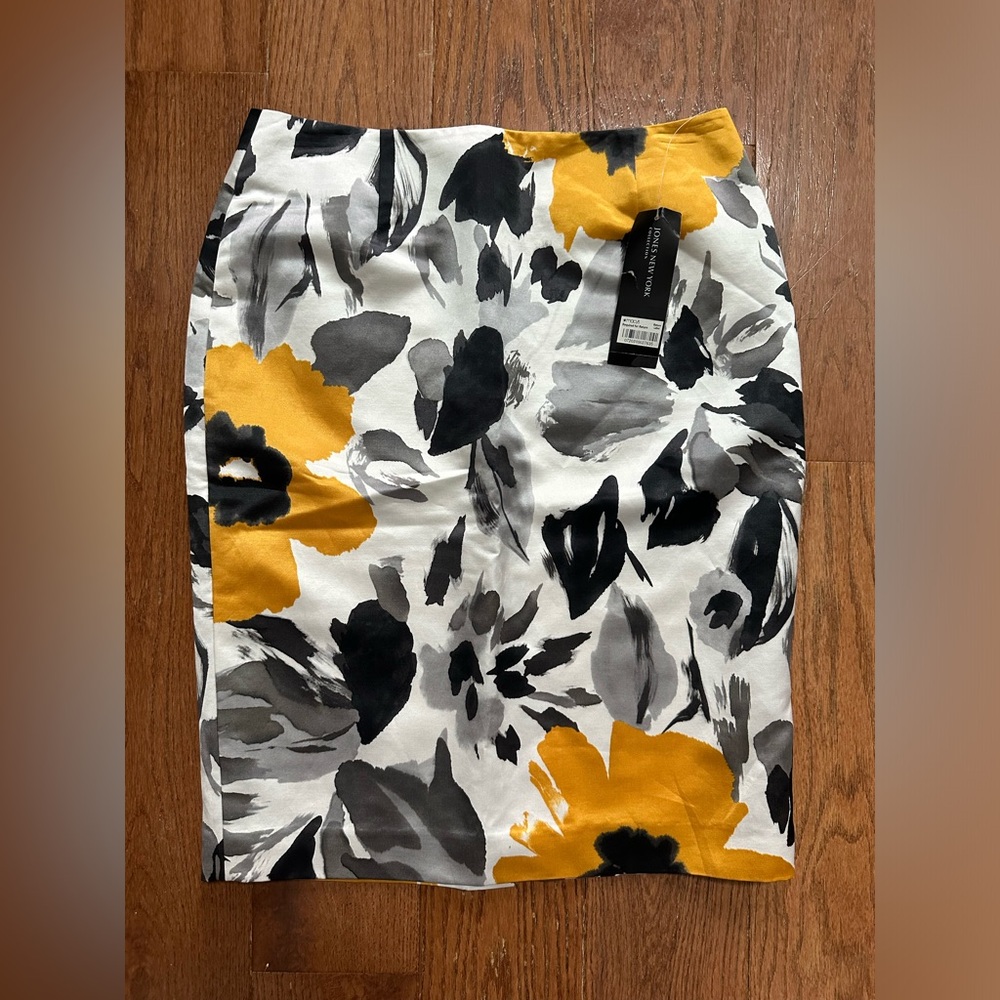 NWT Floral Pencil Skirt in Yellow and Gray